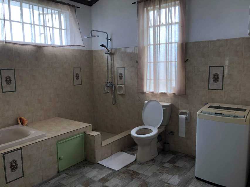 bathroom villa begonia