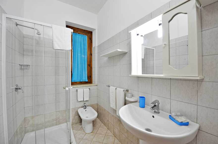 Bilocale Badezimmer EG Bilocale Badezimmer EG